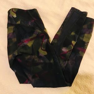 Lululemon Athletica- Mid Calf Camo Leggings